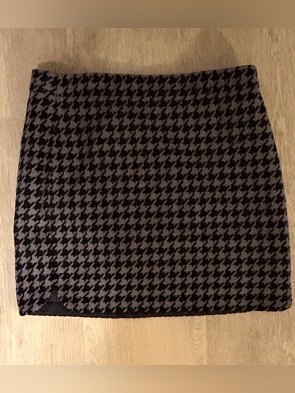 Houndstooth Skirt - grey and black houndstooth. J crew